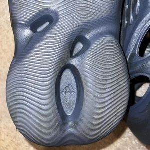 Yeezy Foam Runners in Black